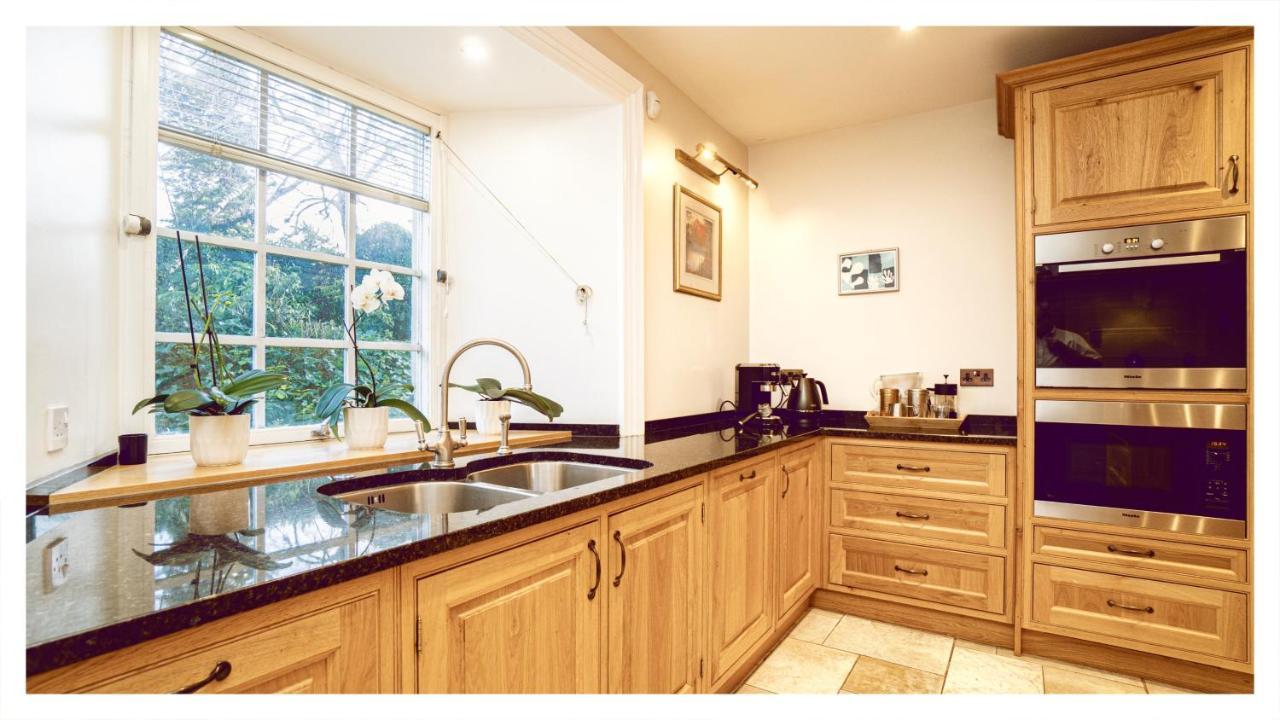 A Luxurious Masterpiece Steps From Stirling Villa Luaran gambar